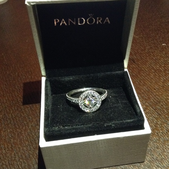 Vintage Allure 💍 - Picture 2 of 4